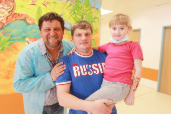 Старший сын и внучка Александра Самойленко