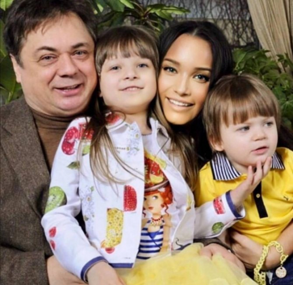 Семья Андрея Леонова