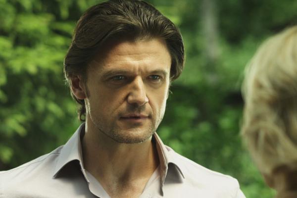 На фото: Эдуард Трухменев в сериале «Сюрприз для любимого»