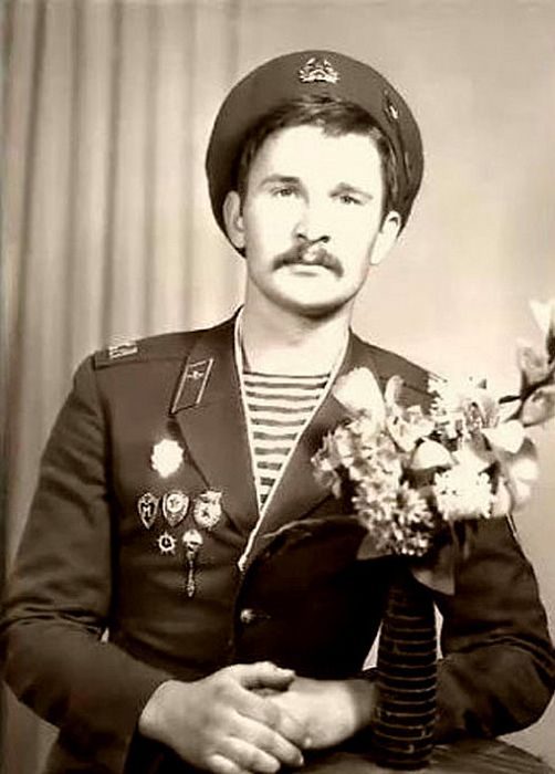 Федор Добронравов в молодости