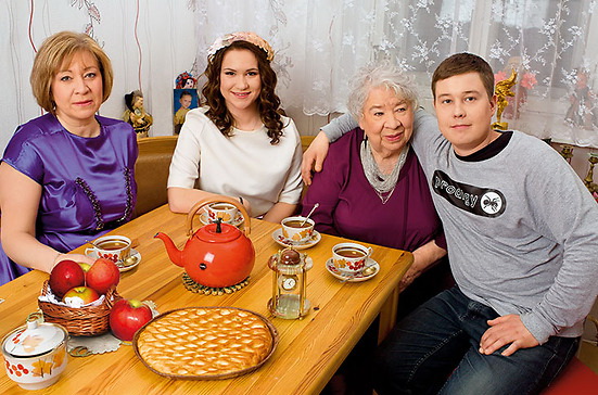 На фото: актриса с дочерью и внуками