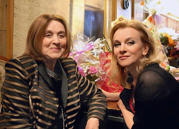На фото: Маргарита Терехова с дочерью Анной