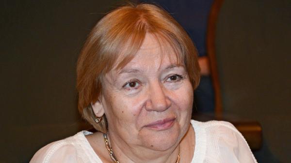 На фото: Елена Санаева