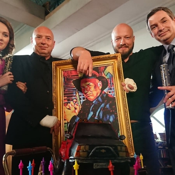 Михаил Жонин с актёрами сериала «Пёс»