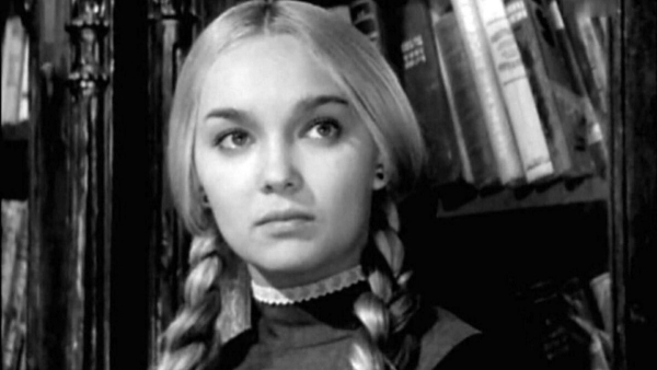 Юная Наташа Гвоздикова
