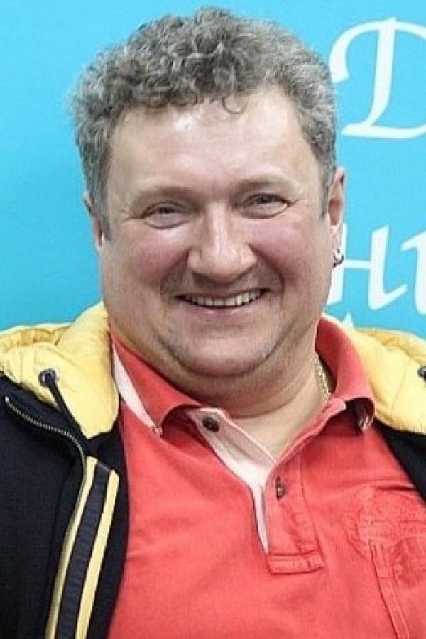 Олег Комаров