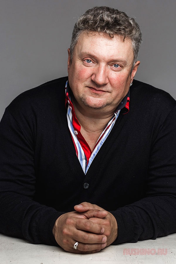 Олег Комаров