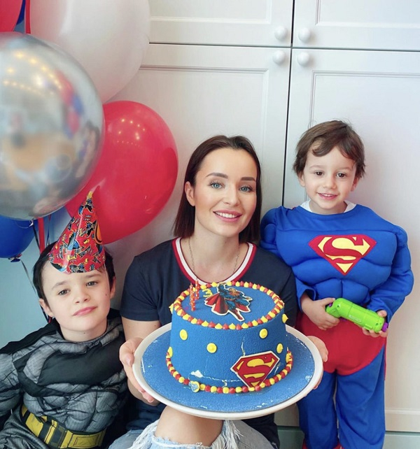 Семья Поли Поляковой любит устраивать праздники!