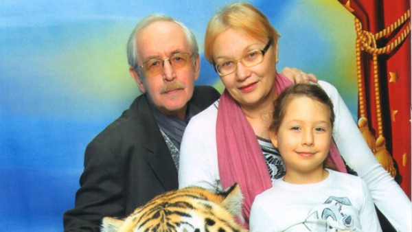 Василий Ливанов с женой и внучкой Евой